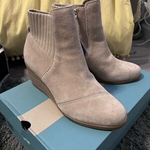 Tom’s Sadie Wedge Bootie